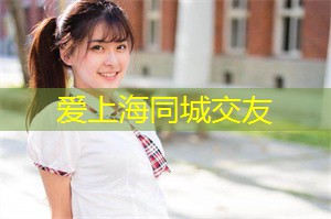 小巧的茶杯中盛满了清香扑鼻的茶汤